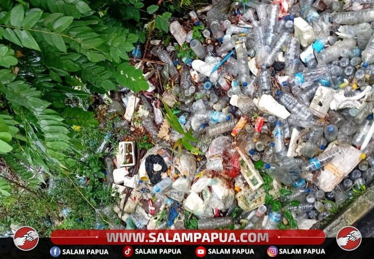 Sampah Menumpuk Di Kali, Rumah Warga Jalan Megantara Terendam Banjir