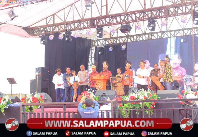 Gubernur Meki Nawipa Buka Festival Cahaya Kreasi Budaya Pelajar 2026