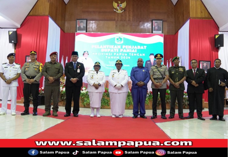 Foto bersama Forkopimda setelah pelantikan (salampapua.com/Foto Biro Umum Pemprov Papua Tengah)