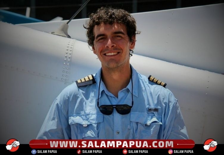 Jenazah Pilot AMA Air Nicholas F. Goselin Dievakuasi Ke Timika, 7 Penumpang Selamat Berkat Bantuan Warga