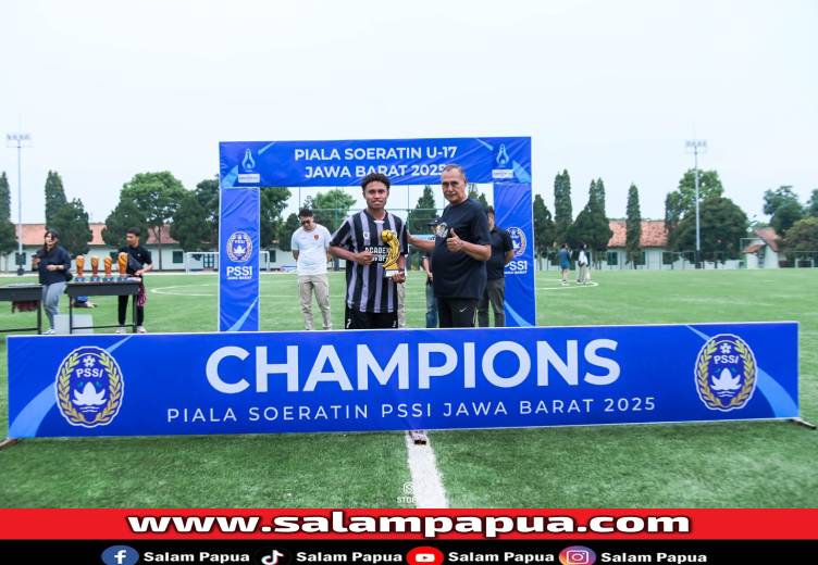 Pemain Akademi WBFC Timika, Natanael Matius Atanay terpilih menjadi Pemain Terbaik Piala Soeratin U17 Jawa Barat (Akademi WBFC Timika)