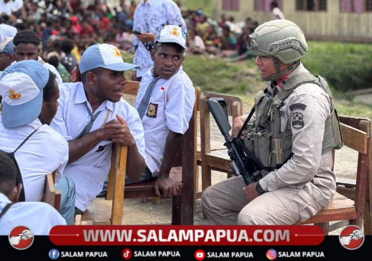 Satgas Damai Cartenz Motivasi Pelajar Sinak Kejar Masa Depan