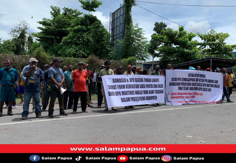 Jumlah Suara Caleg Berkurang, Warga Kwamki Narama Dan Tembagapura Gelar Unjuk Rasa Di Emeneme Yauware Timika