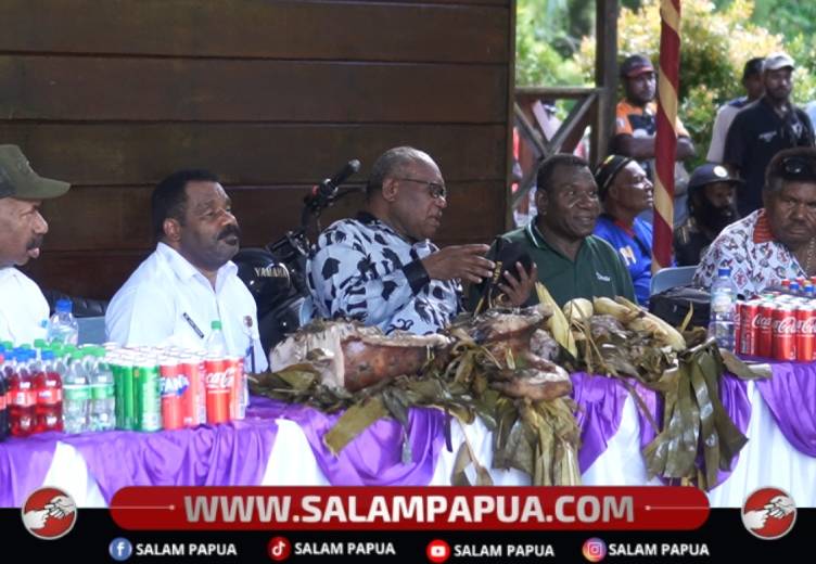Lenis Kogoya: Bakar Batu Simbol Lemasa-Lemasko Bersatu Kelola Besi Scrap PTFI Bersama Yayasan Tuarek