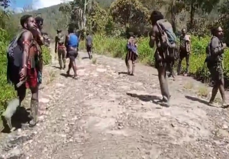 TNI-Polri Menembak 3 Anggota KKB Intan Jaya Pada Insiden KKB Menyerang Pasukan TNI-Polri