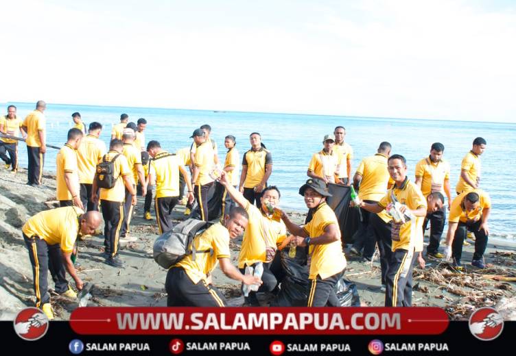 Wakapolda Papua Tengah Pimpin Aksi Bersih Pantai Nabire, Dua Truk Sampah Berhasil Dikumpulkan