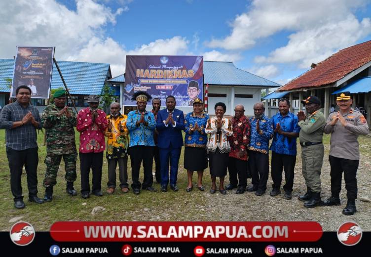 Foto bersama Bupati Nduga, Yoas Beon, SIP beserta jajarannya dengan perwakilan TNI-Polri usai upacara Hardiknas, Sabtu (2/5/2026)(Dokumen Humas Nduga) 