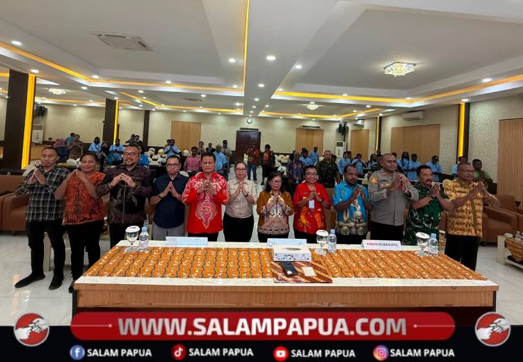 Bukan Sekadar Pemilu, Kesbangpol Mimika Ajak Warga Bangun Demokrasi Dari Kampung