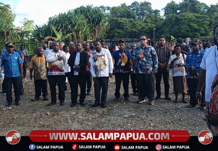 Bupati Kabupaten Nduga, Yoas Beon, SIP bersama Forkopimda serta para tokoh masyarakat di Distrik Krepturi pada kunker, Kamis (21/5/2026)(Salampapua.com/Elea Worom)