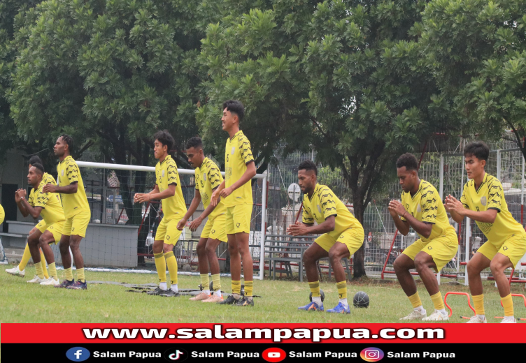 Tim WBFC Mimika ketika berlatih dan memulai training center (pemusatan Latihan) perdana di Lapangan Kompleks Batununggal, Bandung, Jawa Barat, Senin (23/9/2024). (Dokumen WBFC)