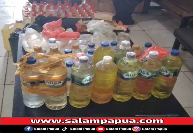 Polisi Dan Satpol-PP Sita Ratusan Liter Sopi Dari Penumpang KM Sirimau