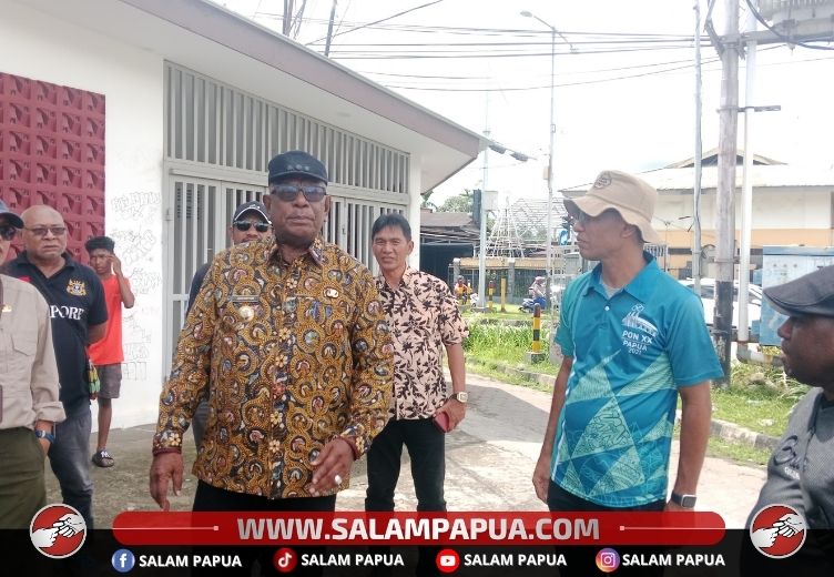 Sampah Jadi Faktor Utama, Bupati John Rettob Pantau Sejumlah Titik Luapan Air Di Dalam Kota Timika