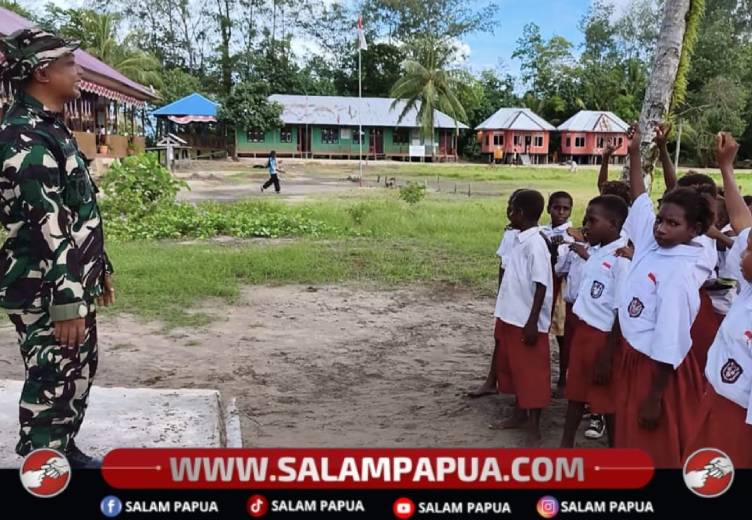 Penuh Tawa Dan Semangat, Satgas TMMD Bermain Bersama Anak-anak Sekolah