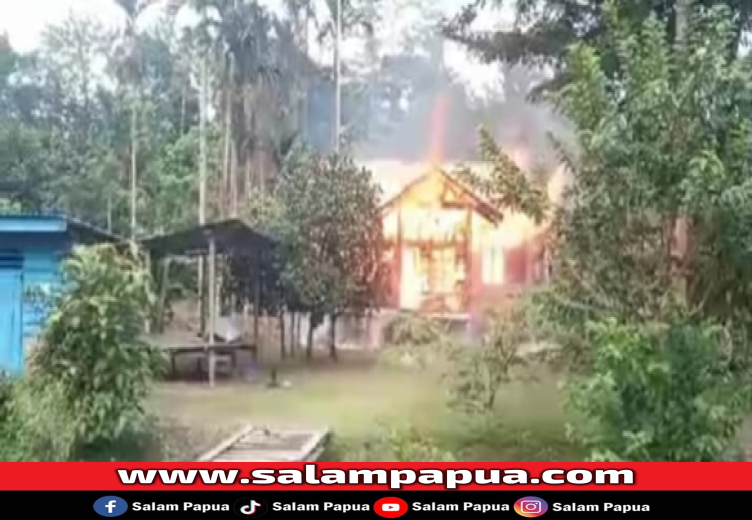 Rumah Kepala Kampung Inat Untung Di Agimuga Hangus Terbakar, Anggota DPRK Beri Bantuan