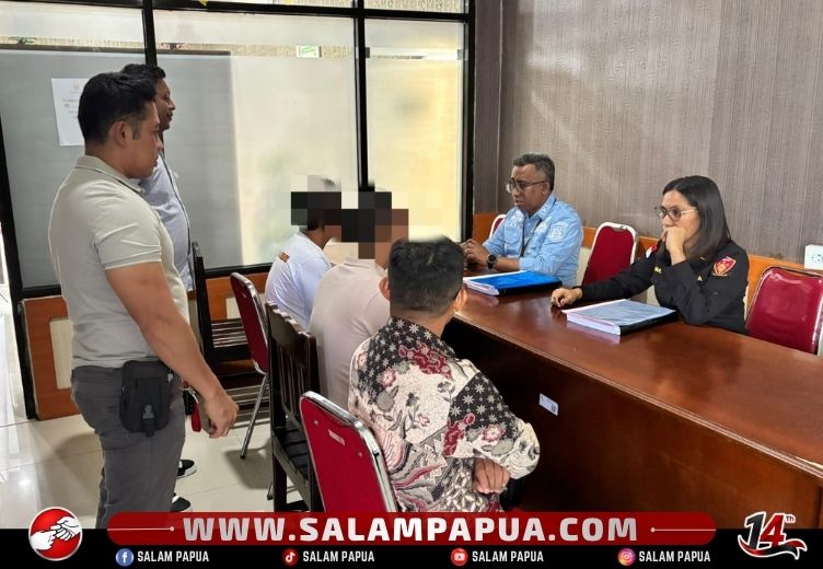 Polres Mimika Serahkan Tersangka Pengedar Sabu Ke Kejari, Barang Bukti Capai Ratusan Paket