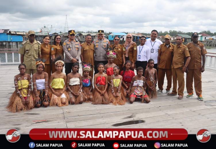 Kapolda Papua Tengah Resmikan MCK Di SDN Amamapare, Dukung Kesehatan Dan Pendidikan Anak Pesisir