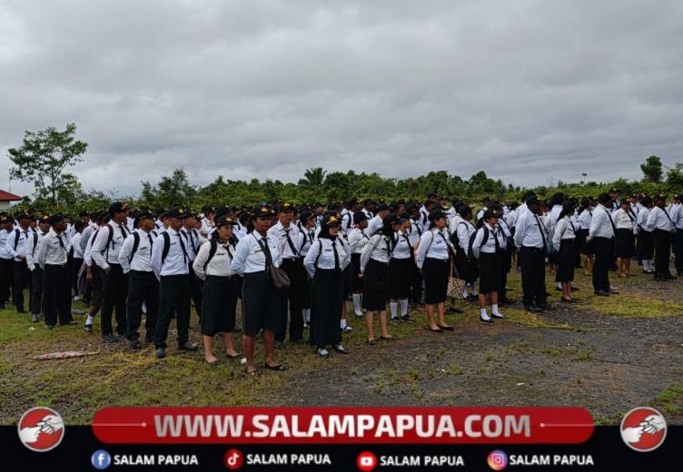 Para CPNS K2 dan PPPK Kabupaten Nduga saat mengikuti penutupan registrasi di Kantor BKPSDM Kabupaten Nduga, Jumat (31/7/2026)(Salampapua.com/Elea Worom)