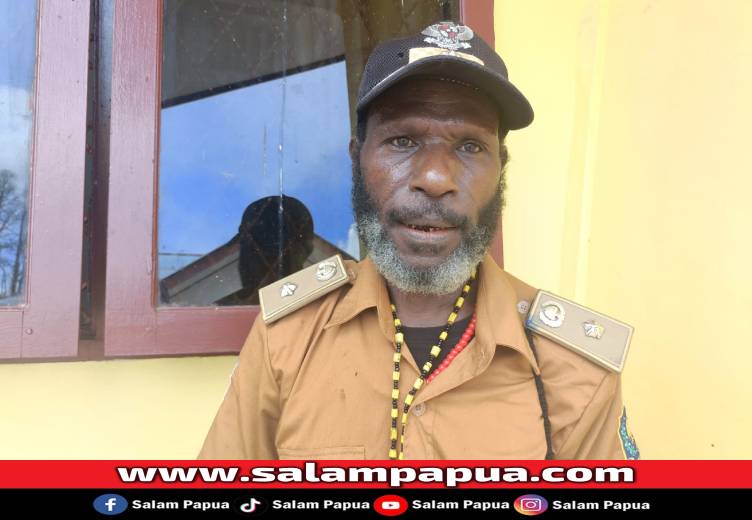 Kepala Kampung Mekurima, Distrik Kwamki Narama, Simeon Murib (Salampapua.com/Acik)