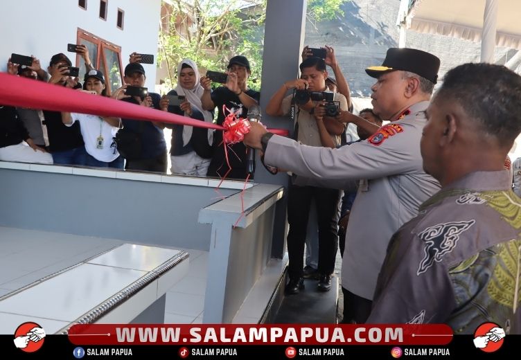 Kapolda Papua Tengah Resmikan Bedah Rumah Warga Oleh Polres Nabire