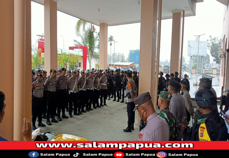 Ratusan Personel Gabungan Kawal Deklarasi Dan Pendaftaran Paslon Pilkada Di Mimika