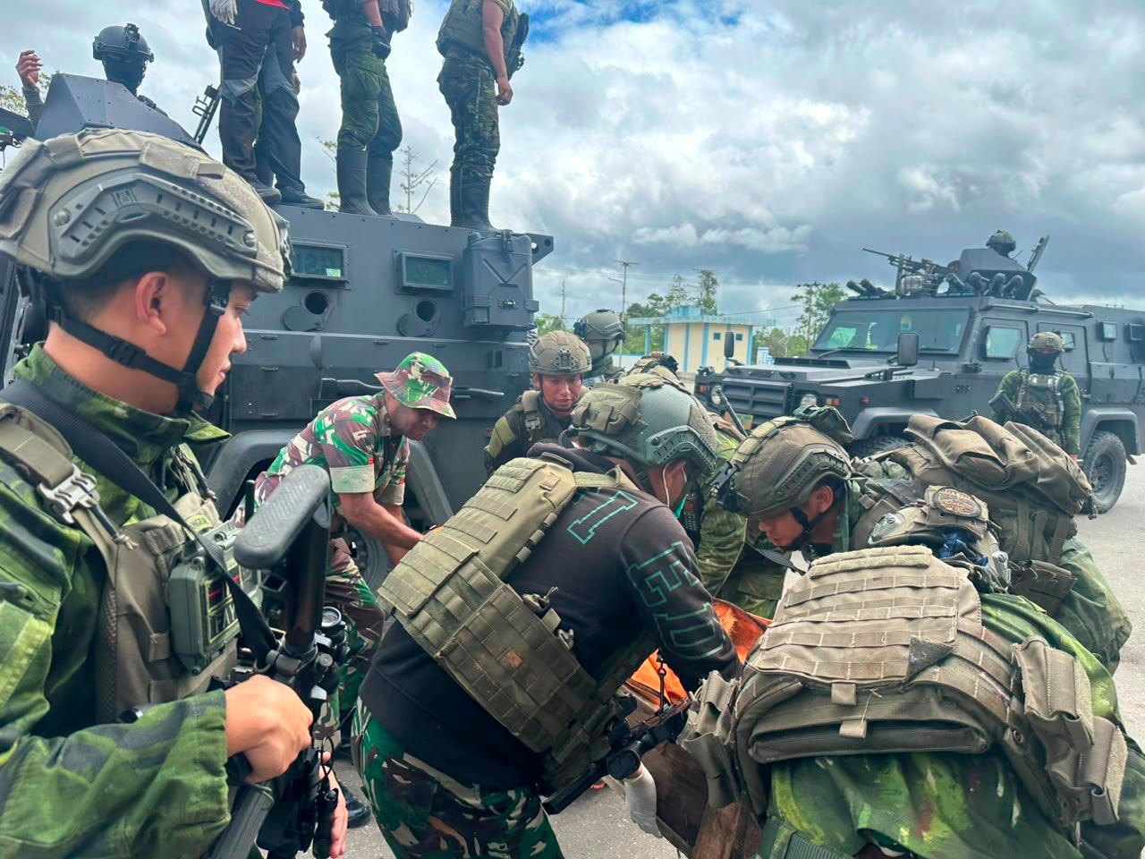 Koops TNI Habema Evakuasi Jenazah Tenia Alya, Korban Penembakan KKB Di Yahukimo