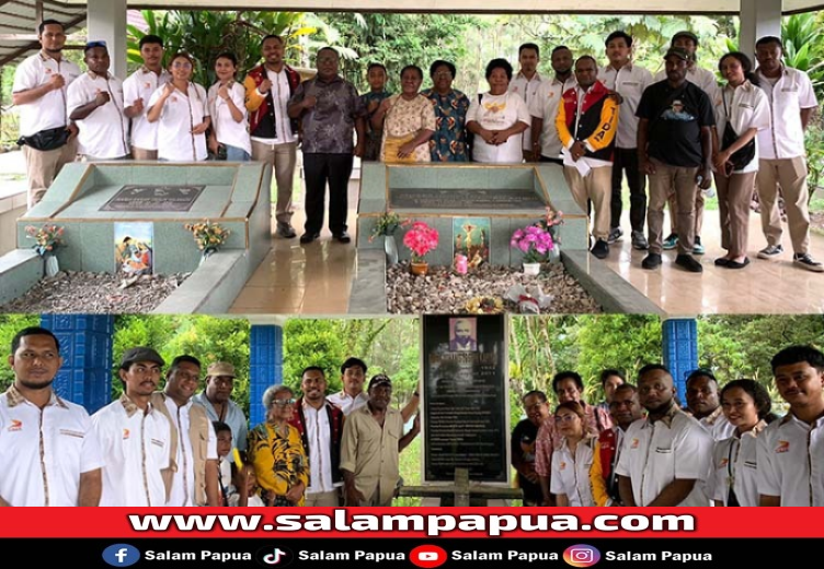 Tidar ketika berziarah ke Makam Almarhum Yohanis Kapiyau pada Hari Pahlawan 10 November 2024 (Salampapua.com/Evita)