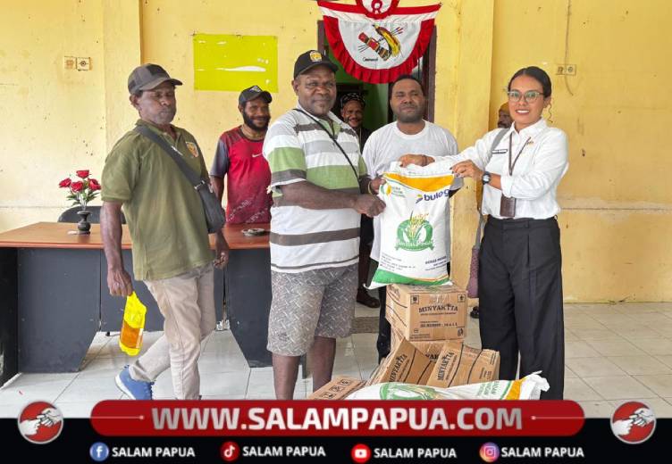 Distrik Miru Salurkan Beras Dan Minyak Goreng Kepada 10.243 KPM