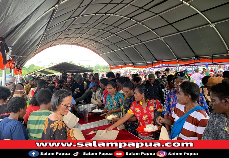 Pemkab Mimika Gelar Ibadah Syukur Natal Dan Tahun Baru, Pj Bupati: Kalau Kita Bersatu Kita Kuat