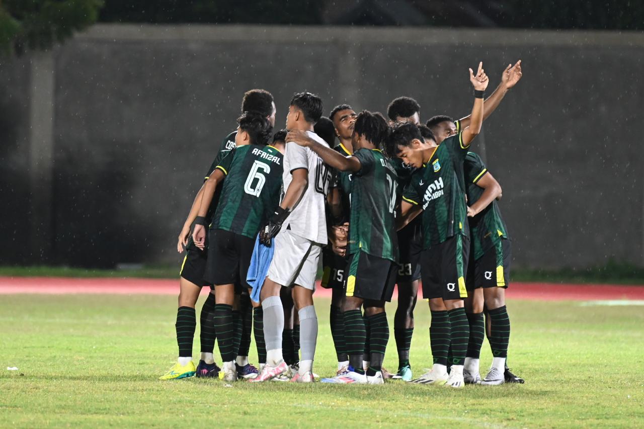 Tim sepak bola putra Papua Pegunungan saat bersiap bertanding melawan tim Papua (salampapua.com/Foto Official PPG)