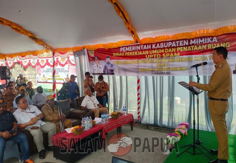 Pj Bupati Mimika Valentinus Sudarjanto Sumito saat menyampaikan sambutannya (Foto:salampapua.com/Acik)