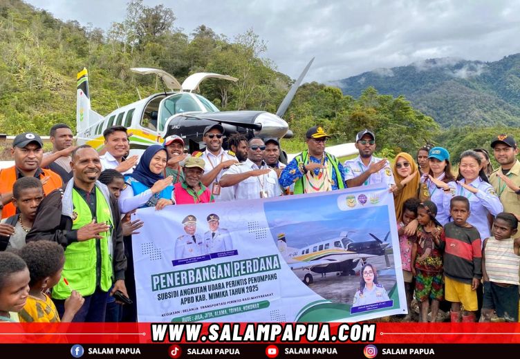 Foto bersama masyarakat di Lapter Jila (salampapua.com/Evita)