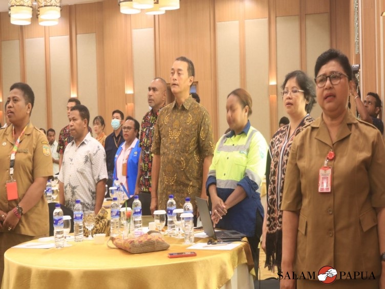 Peserta saat menyanyikan lagu Indonesia Raya di awal kegiatan (Foto:Istimewa)
