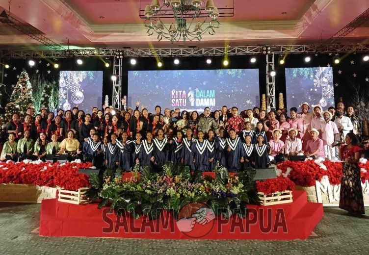 Foto bersama usai Perayaan Natal PTFI 2023 area lowland (salampapua.comEvita)