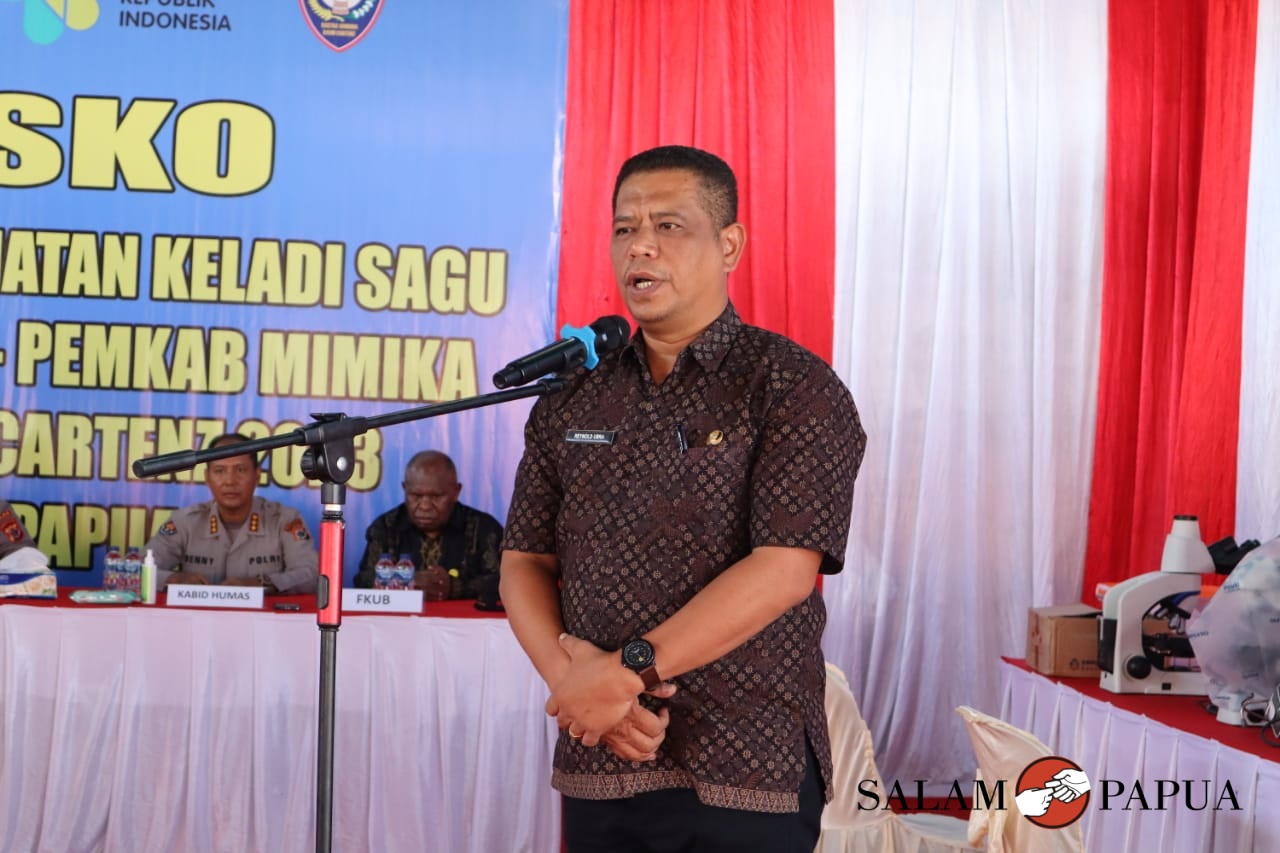 Kepala Dinas Kesehatan Mimika Reynold Ubra saat menyampaikan sambutannya (Foto:salampapua.com/Acik)
