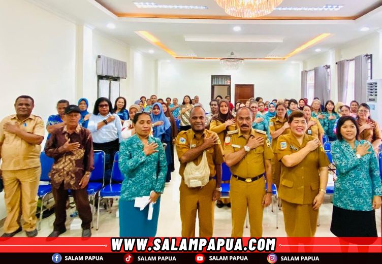 Para peserta usai pembukaan sosialisasi PHBS (salampapua.com/Evita)