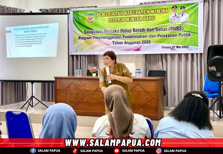 Narasumber saat menyampaikan materi (salampapua.com/Evita)