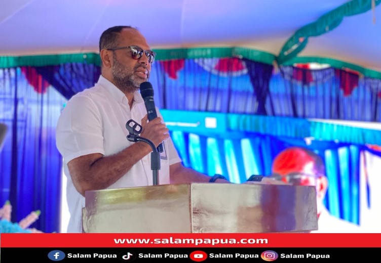 Sambutan Direktur dan EVP Social Responsibility & Community Development PTFI, Claus Wamafma (salampapua.com/Evita)
