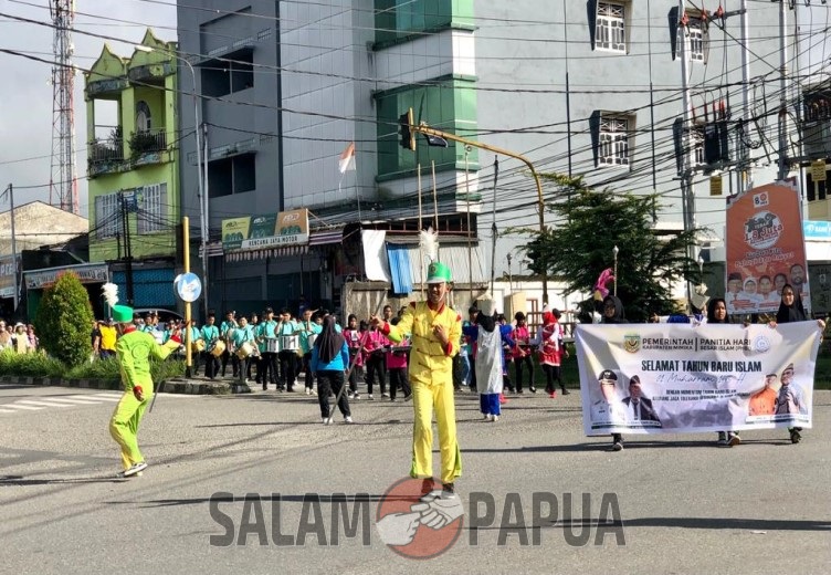 Atraksi peserta saat Pawai Ta?aruf (Foto:salampapua.com/Evita)