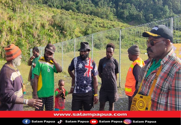Pdt. Poi Omaleng saat menyampaikan aspirasinya (salampapua.com/Acik)