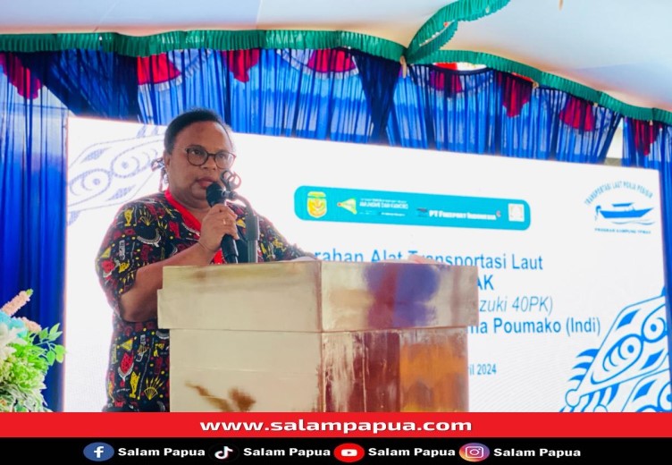 Wakil Direktur YPMAK Bidang Program & Monev Nur Ihfa Karupukaro saat menyampaikan laporan (salampapua.com/Evita)