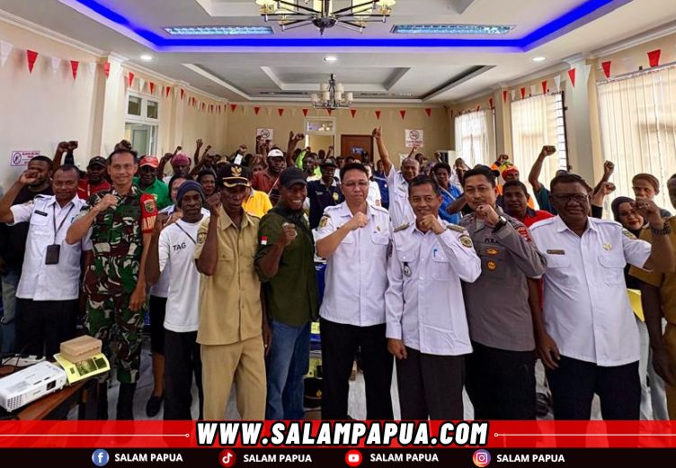 Foto bersama peserta usai pembukaan kegiatan (salampapua.com/Evita)