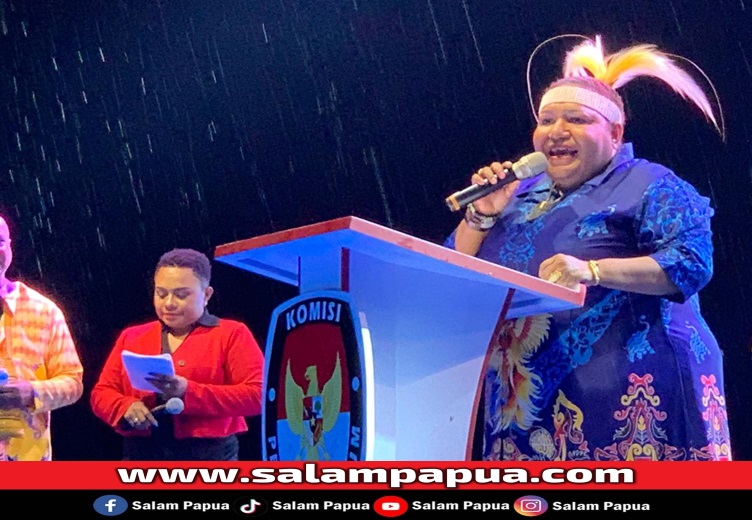 Ketua KPU Provinsi Papua Tengah Jennifer Darling Tabuni saat menyampaikan sambutan (salampapua.com/Evita)