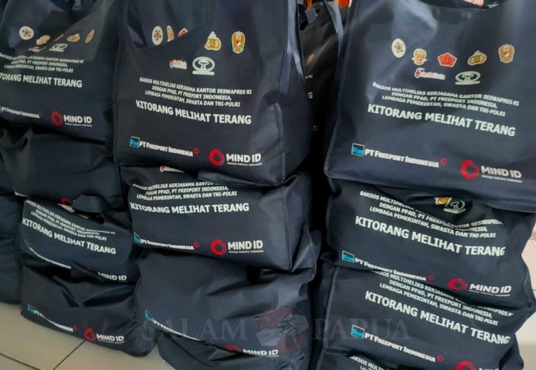 Tampak setumpuk Bansos Sembako PTFI yang diserahkan kepada PPAD (Foto:salampapua.com/Acik)