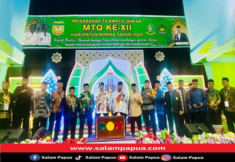 Foto bersama usai penutupan (salampapua.com/Evita)