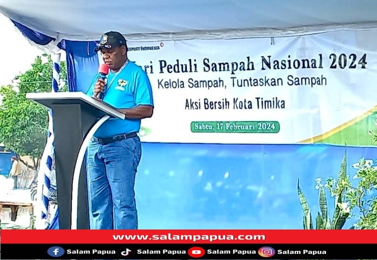 Sambutan Bupati Mimika Eltinus Omaleng yang diwakili Kepala Dinas Lingkungan Hidup Mimika, Frans Kambu (salampapua.com/Evita)