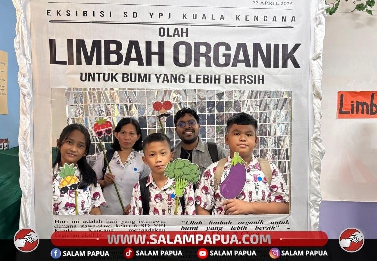 Anak sekolah Tabita Sion saat berkunjung ke stand daur ulang sampah organik (salampapua.com/Evita)
