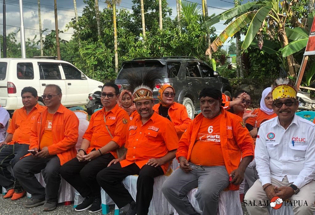Presiden Partai Buruh Said Iqbal saat tiba di Kantor Sekretariat Partai Buruh Kabupaten Mimika (Foto:salampapua.com/Evita)