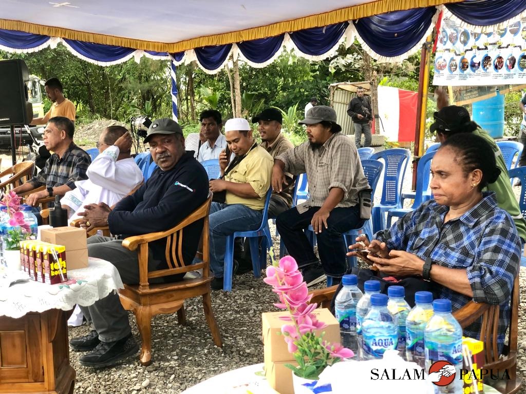 Situasi Misa pemberkatan 13 unit kendaraan baru PT. Putra Otomona Jaya (Foto:salampapua.com/Evita)