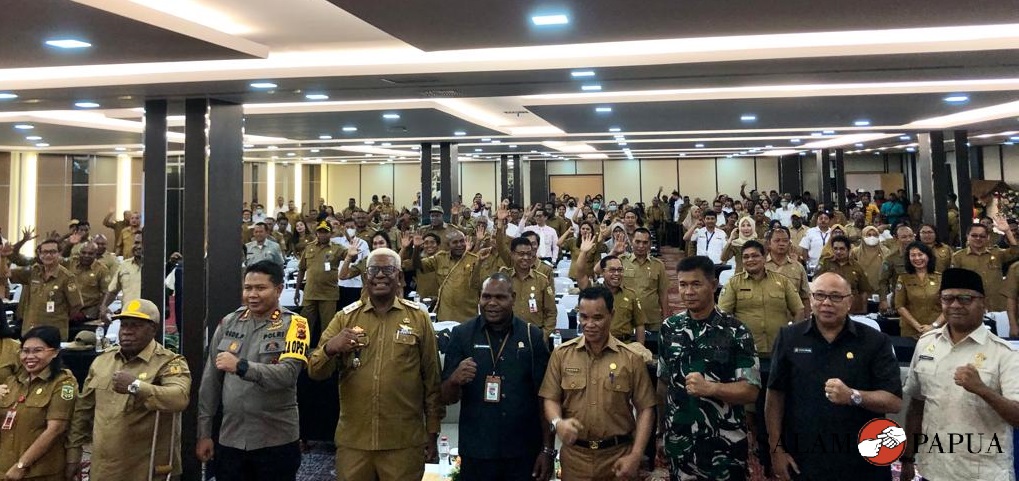 Foto bersama usai Pembukaan Musrenbang RKPD Mimika 2024 (Foto:salampapua.com/Evita)