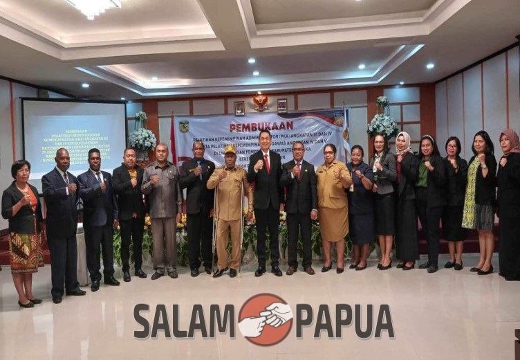 Foto bersama panitia kegiatan dari BKPSDM (Foto:salampapua.com/Evita)